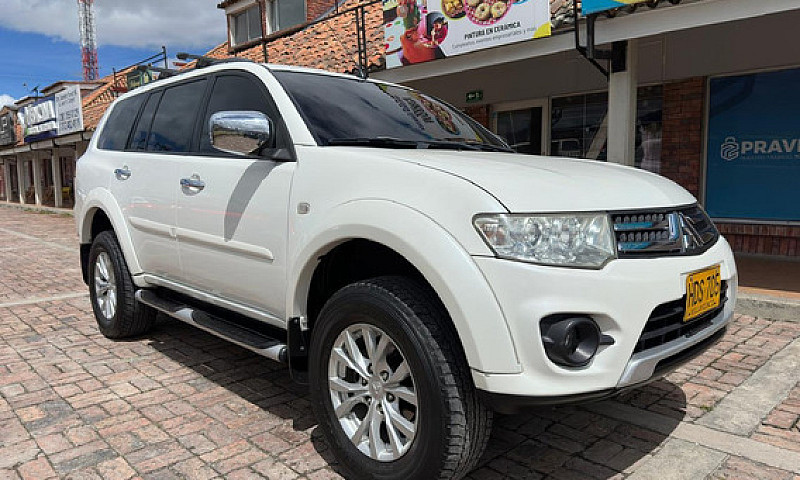 Mitsubishi Nativa 3....