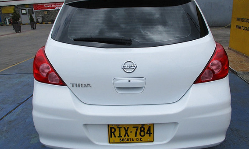 Nissan Tiida Hb  1.8...