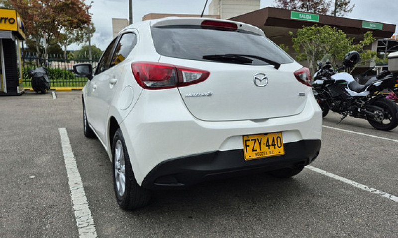 Mazda 2 1.5 Touring...