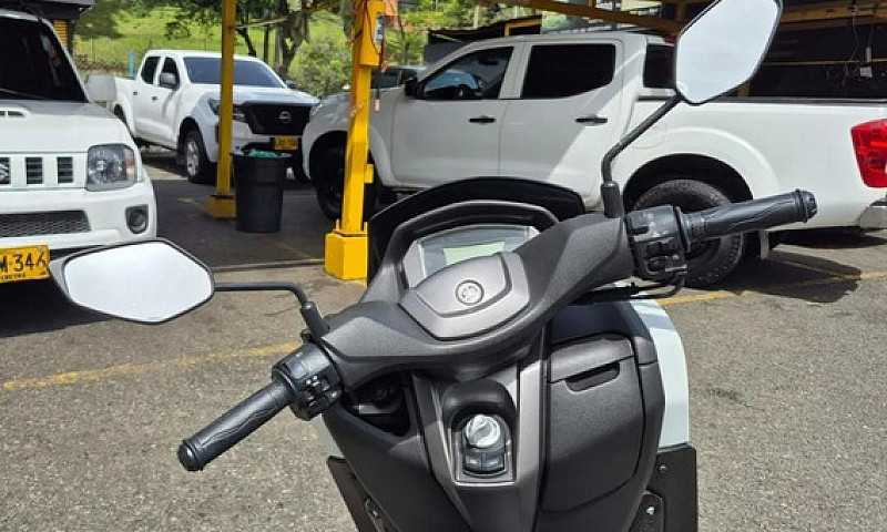 Yamaha Nmax Conneted...