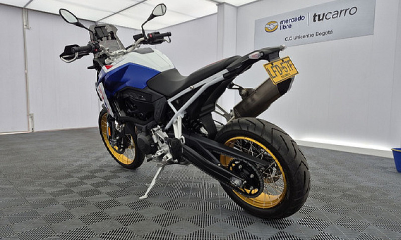 Bmw F900 Gs ...