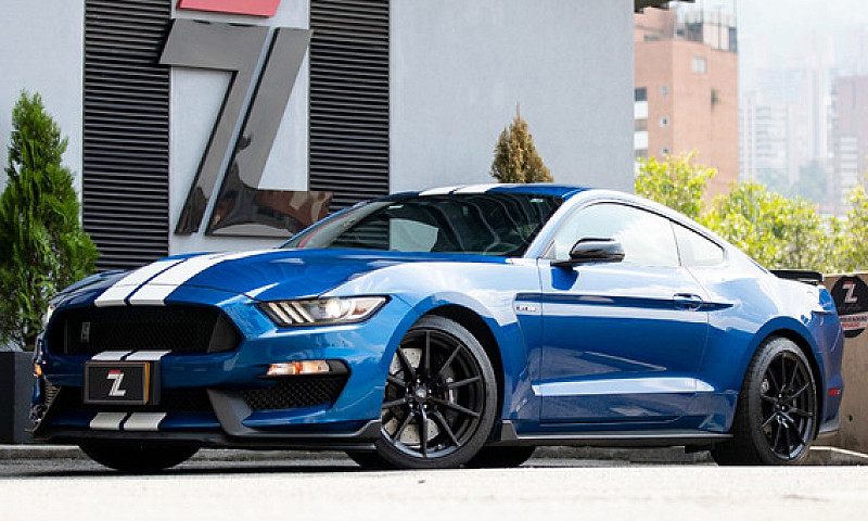 Ford Mustang Shelby ...