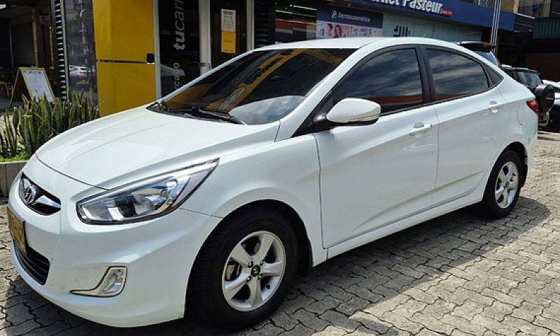 Hyundai Accent 1.6 I...