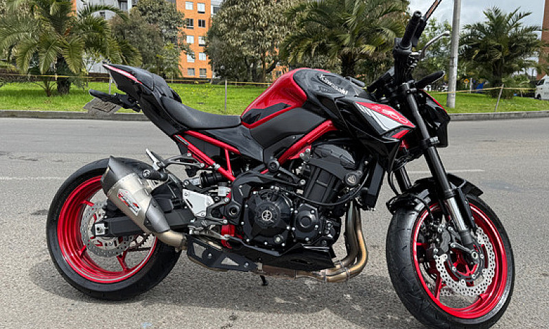 Kawasaki Zr900 2024...