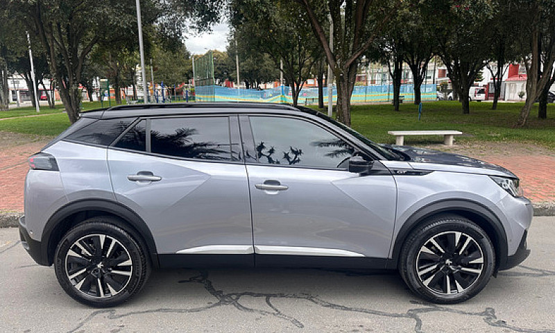 Peugeot 2008 1.2 Gt...