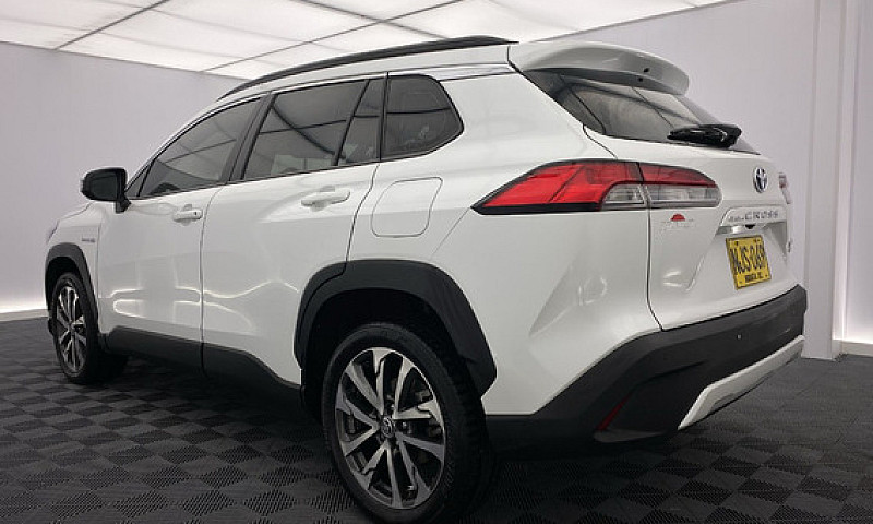 Toyota Corolla Cross...