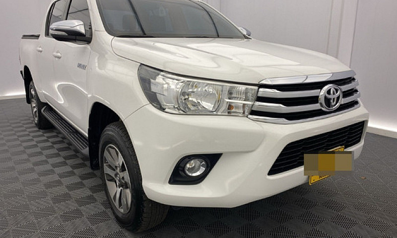 Toyota Hilux 2.8L...