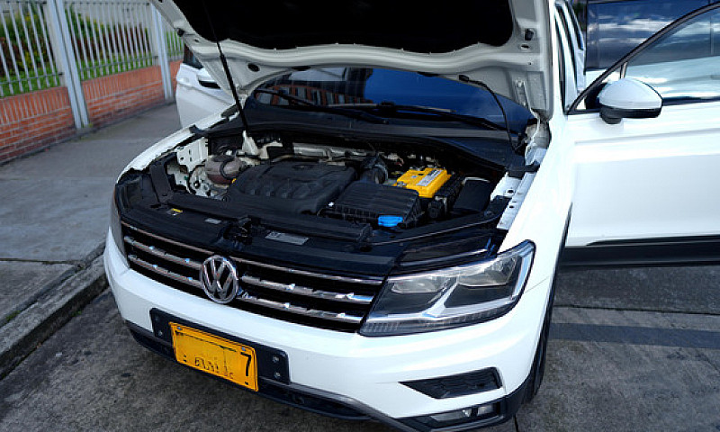 Volkswagen Tiguan Al...