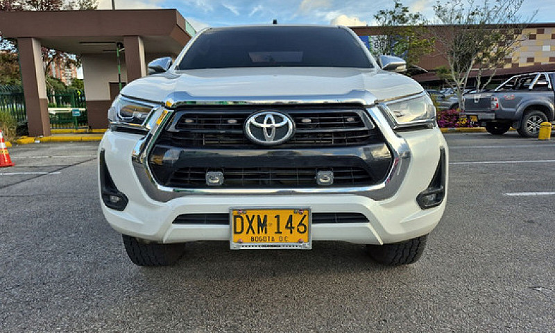 Toyota Hilux 2.4 I M...
