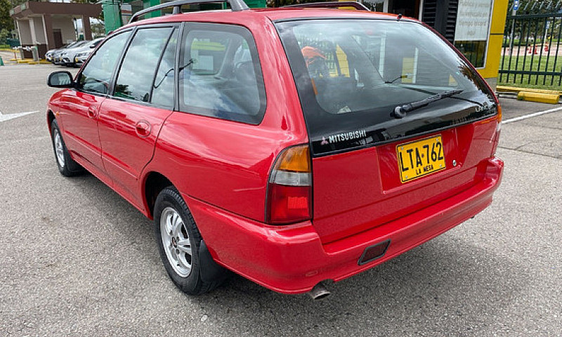 Mitsubishi Lancer 1....