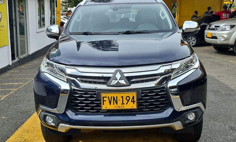 Mitsubishi Montero 3...
