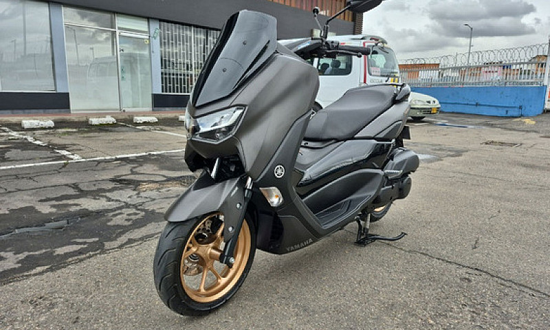 Yamaha Nmax Connecte...