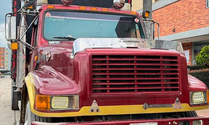 International 4700 C...