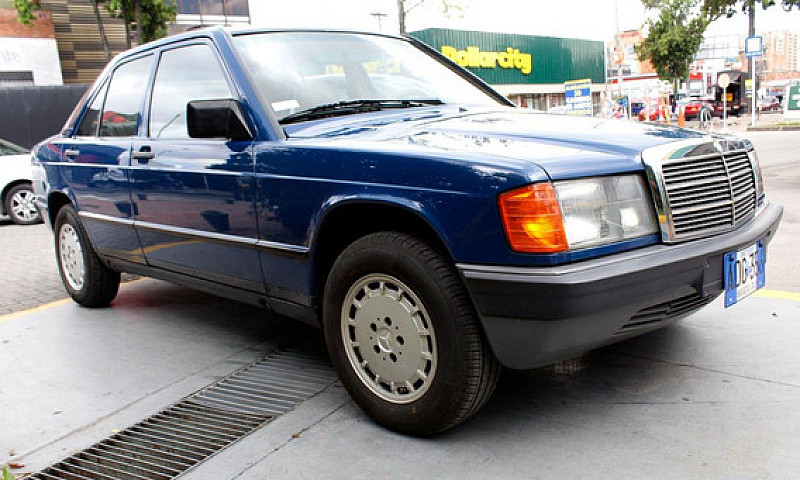 Mercedes-Benz 190 E ...