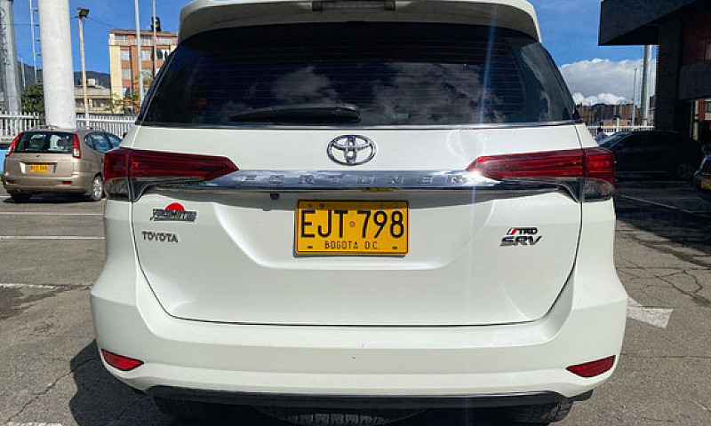 Toyota Fortuner Srv ...