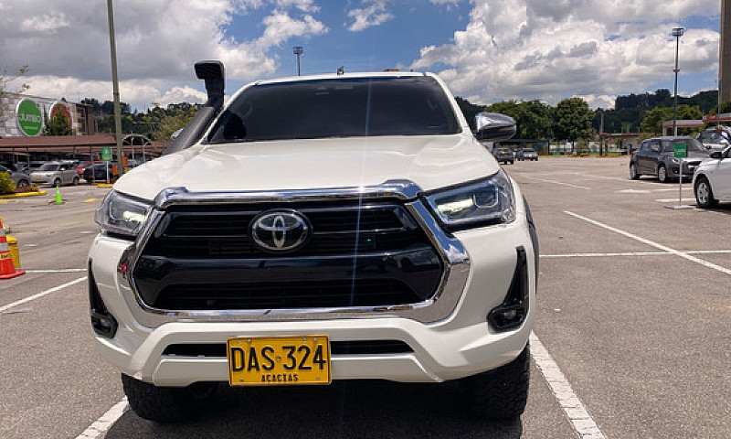 Toyota Hilux 2.8 Srx...