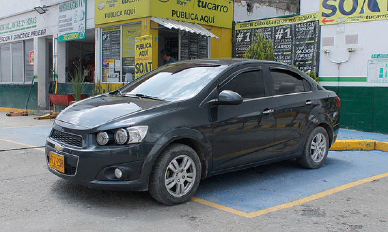 Chevrolet Sonic 1.6 ...