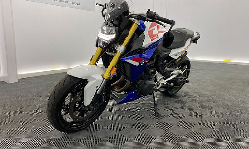 Bmw F900 R...