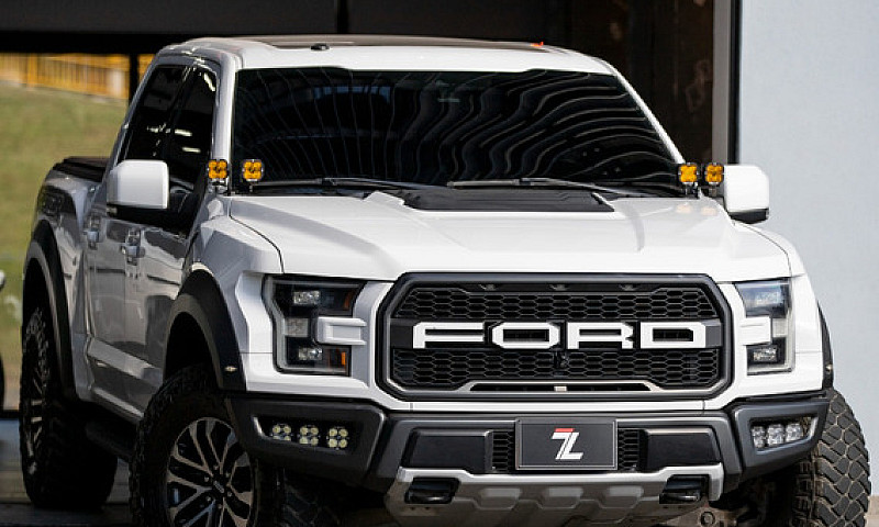 Ford F-150 Raptor 3....