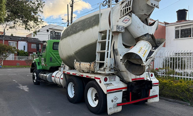 International 7600 W...