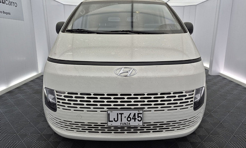 Hyundai Staria 2.2L ...