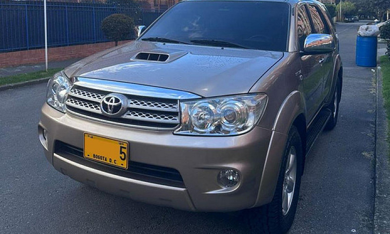 Toyota Fortuner 3.0 ...