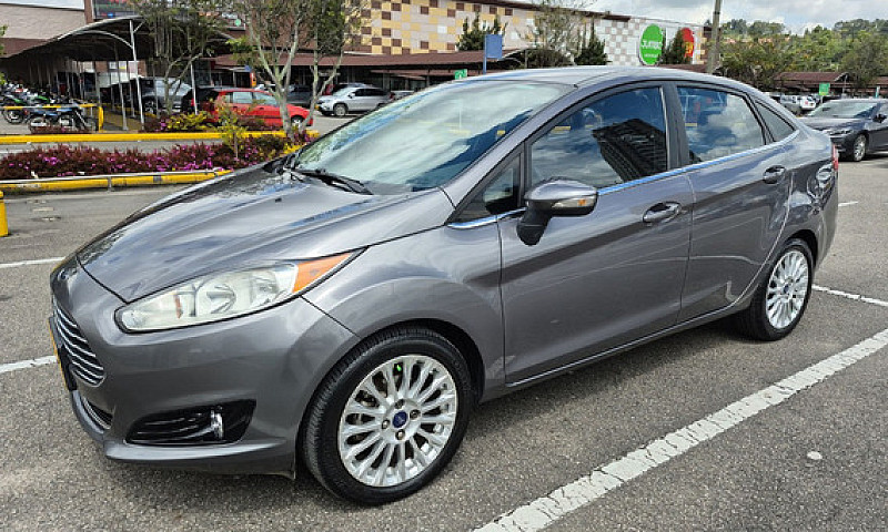 Ford Fiesta 1.6 Tita...
