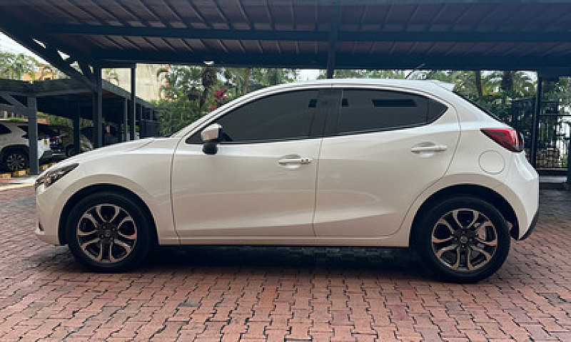 Mazda 2 Touring Aut...