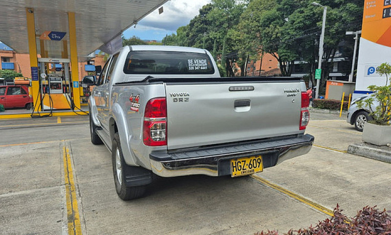Toyota Hilux 3.0 Srv...