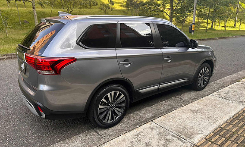 Mitsubishi Outlander...