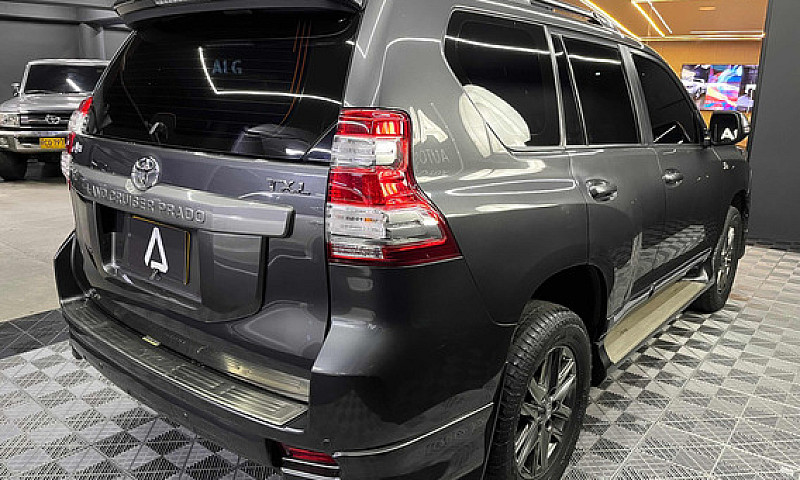 Toyota Prado 3.0 Tx-...