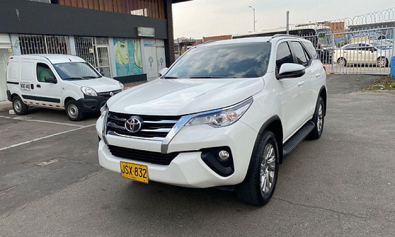 Toyota Fortuner 2.4 ...