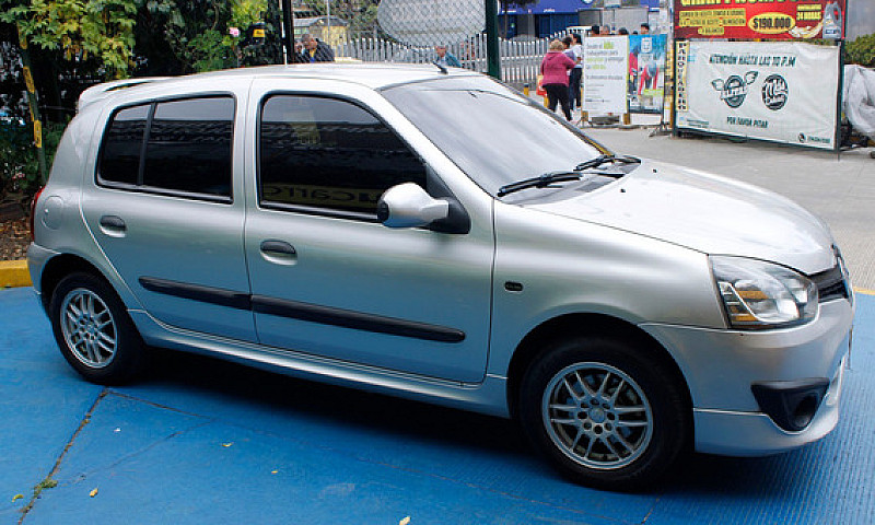 Renault Clio Style 2...