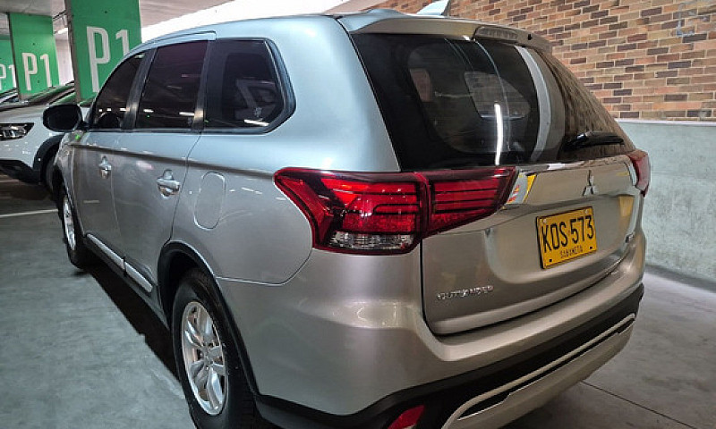 Mitsubishi Outlander...