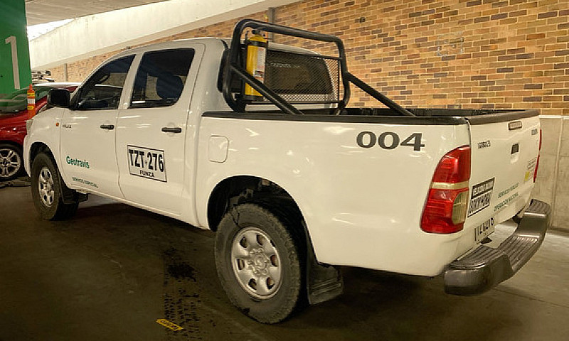 Toyota Hilux 2.5 Imv...