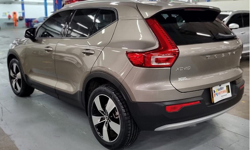 Volvo Xc40 Momentum ...