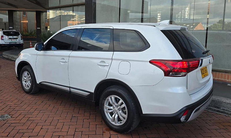 Mitsubishi Outlander...