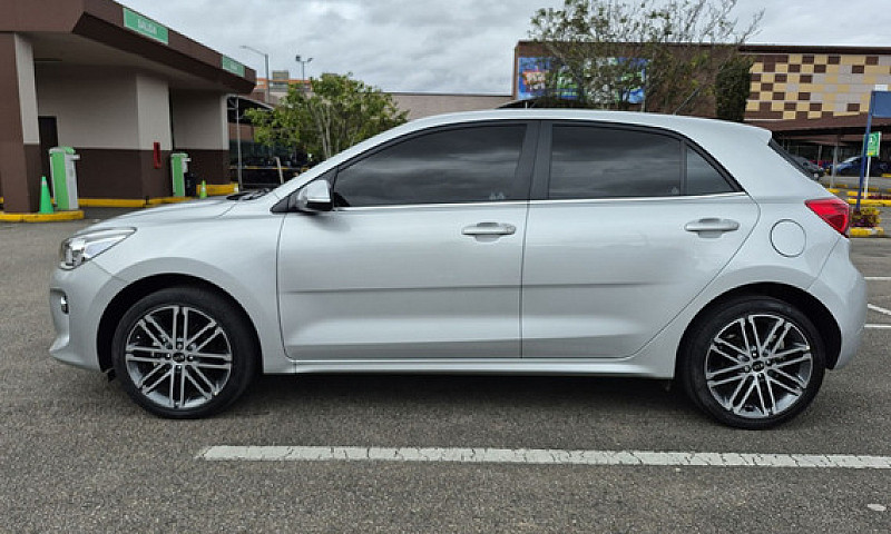 Kia Rio 1.4 Zenith H...