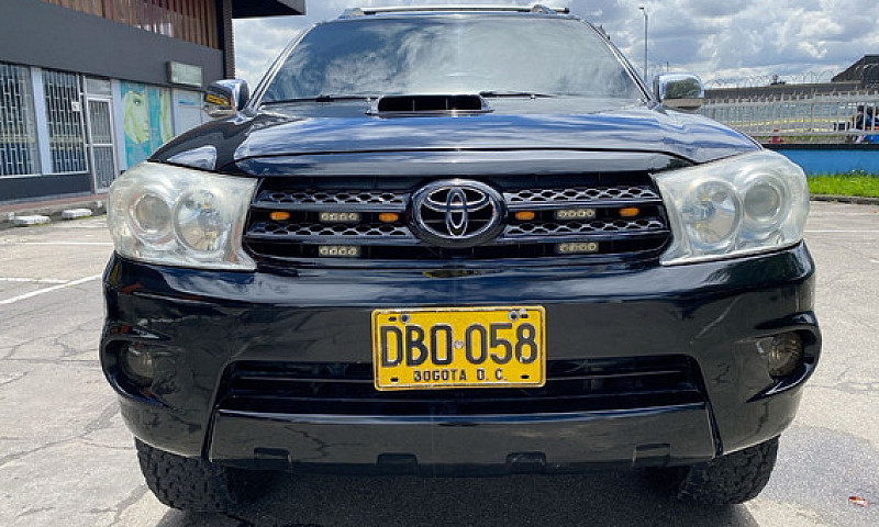 Toyota Fortuner 3.0 ...