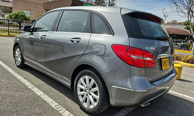 Mercedes-Benz Clase ...