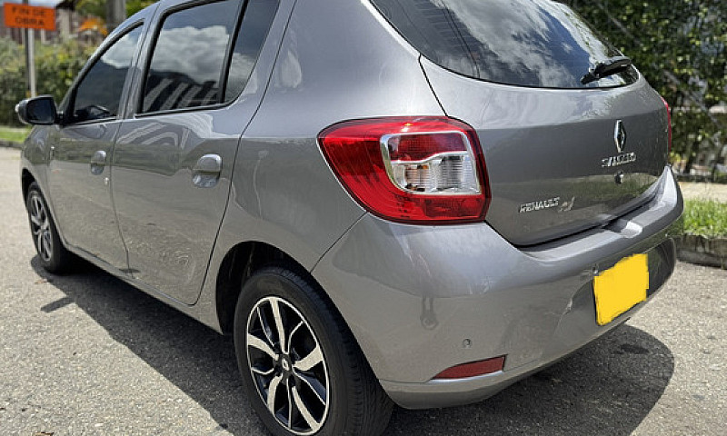 Renault Sandero 1.6 ...