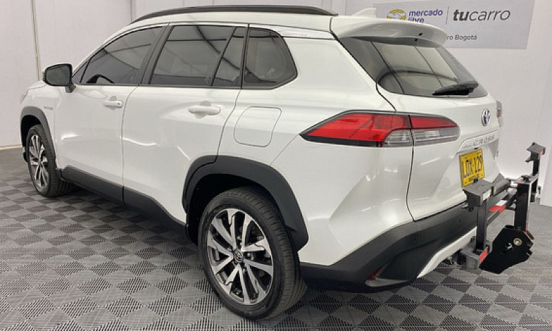 Toyota Corolla Cross...