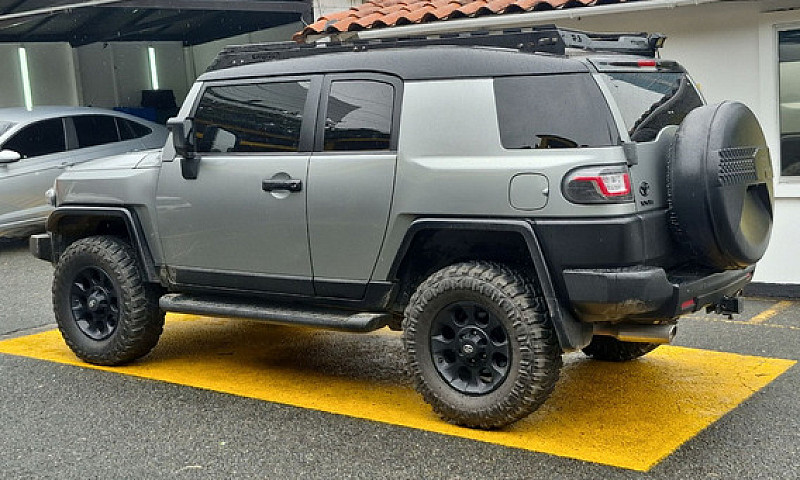 Toyota Fj Cruiser 4....