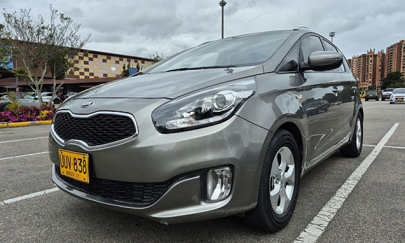 Kia Carens 2.0 Suv E...