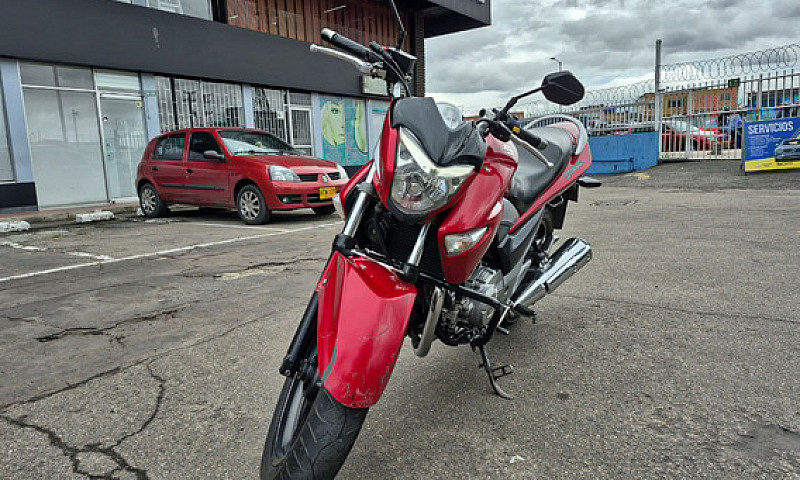 Suzuki Inazuma 250...