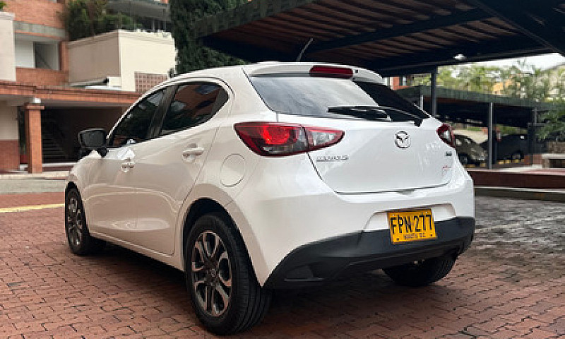 Mazda 2 Touring Aut...