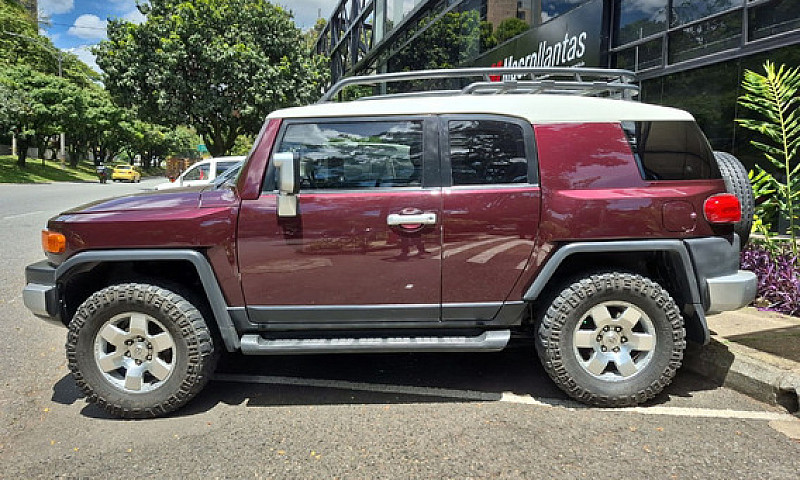 Toyota Fj Cruiser 4....