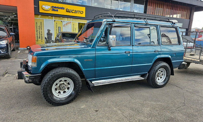 Mitsubishi Montero 3...