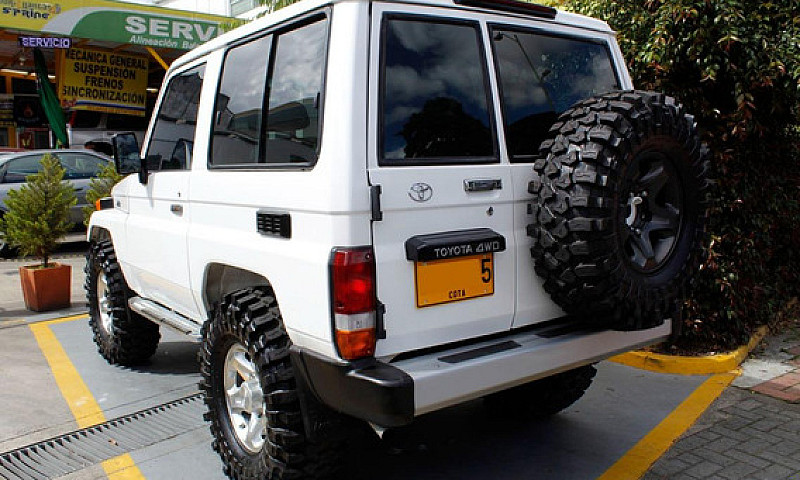 Toyota Land Cruiser ...
