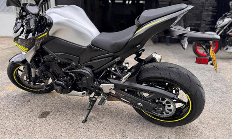Kawasaki Z900 2023...